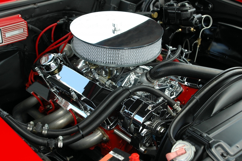 garagiste-VALDEROURE-min_car-engine-1548434